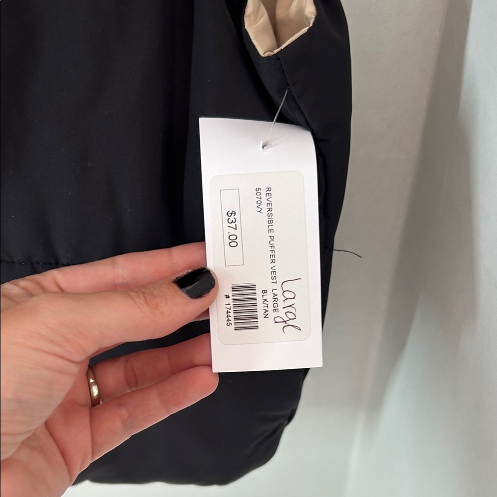 NWT-Boutique Reversible Puffer Vest - Black & Tan - Size L - Picture 3 of 5